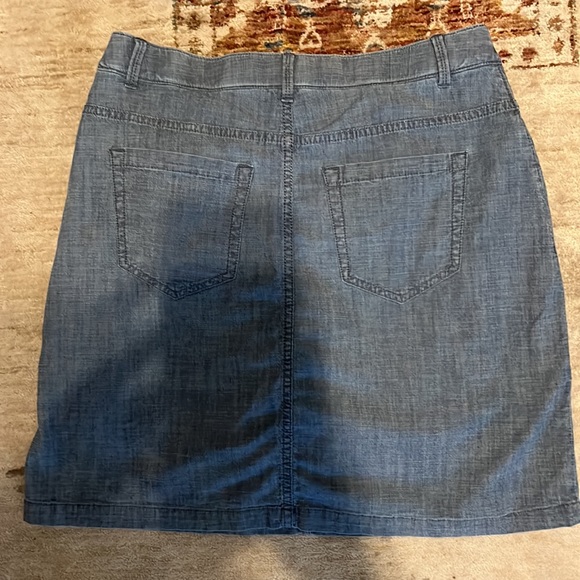 NWOT CROFT AND BARROW WOMENS STRECH CLASSIC FIT SKORT SIZE 6 - Picture 2 of 4
